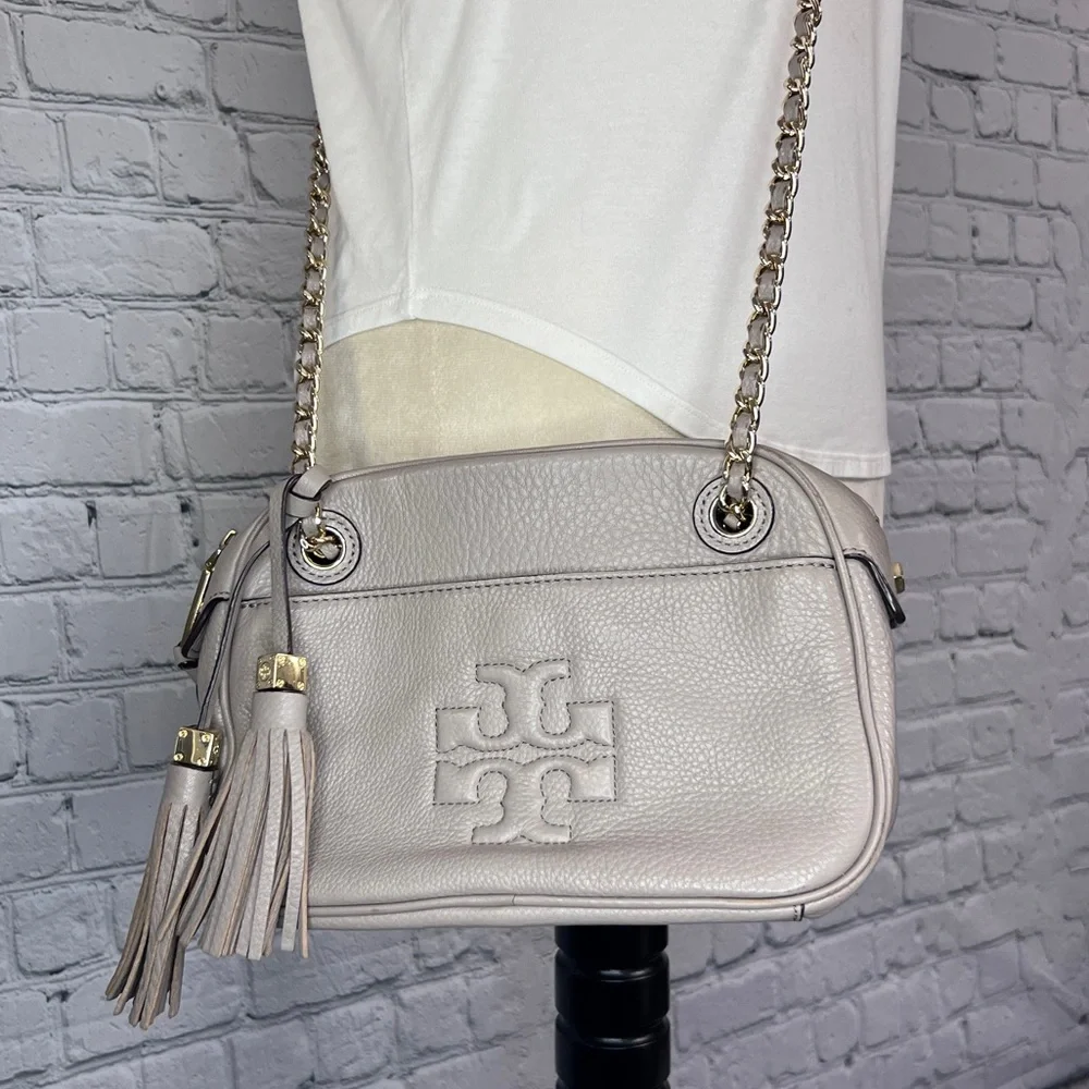 Tory Burch Pebbled Leather Shoulder Bag in Light Gray with Gold Hardware - Picture 1 of 15